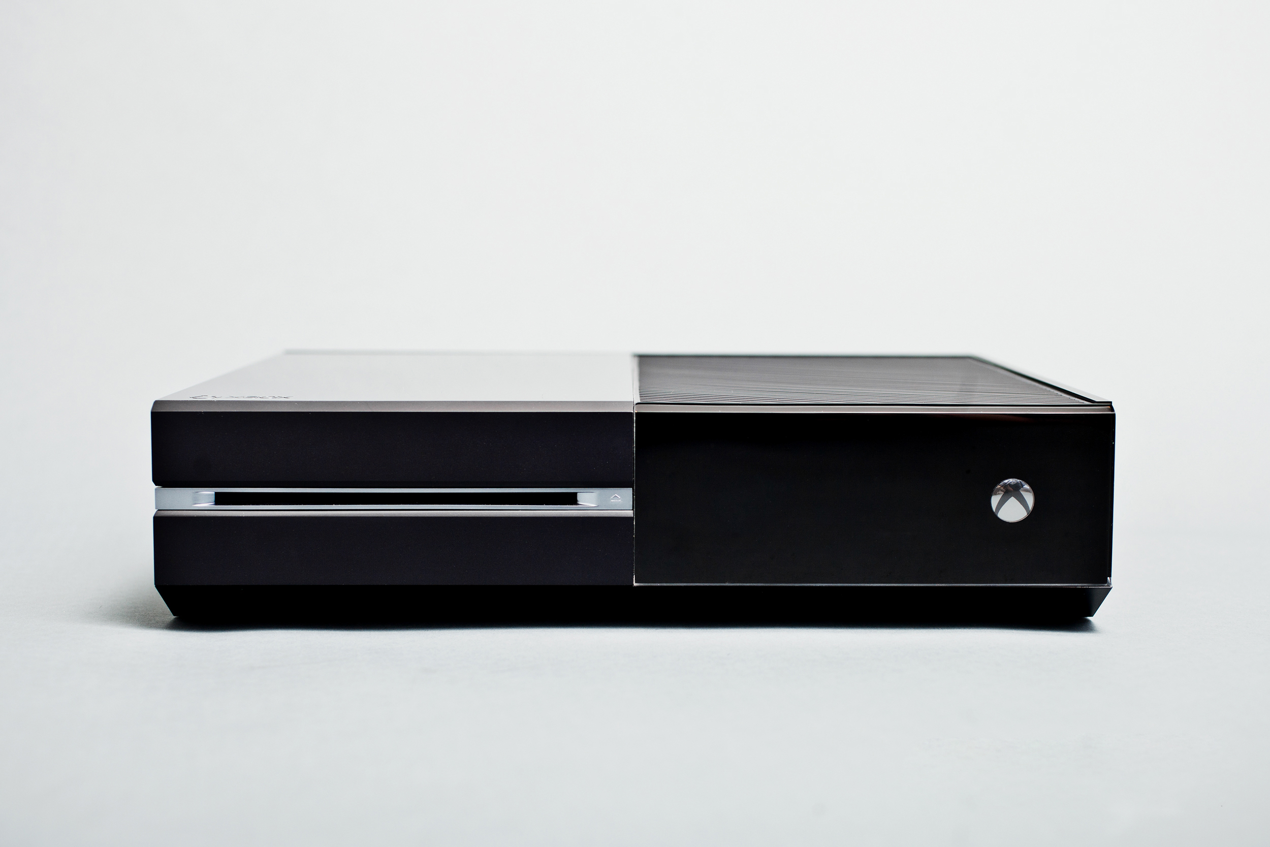 <p>The Xbox One console, front view.Â 